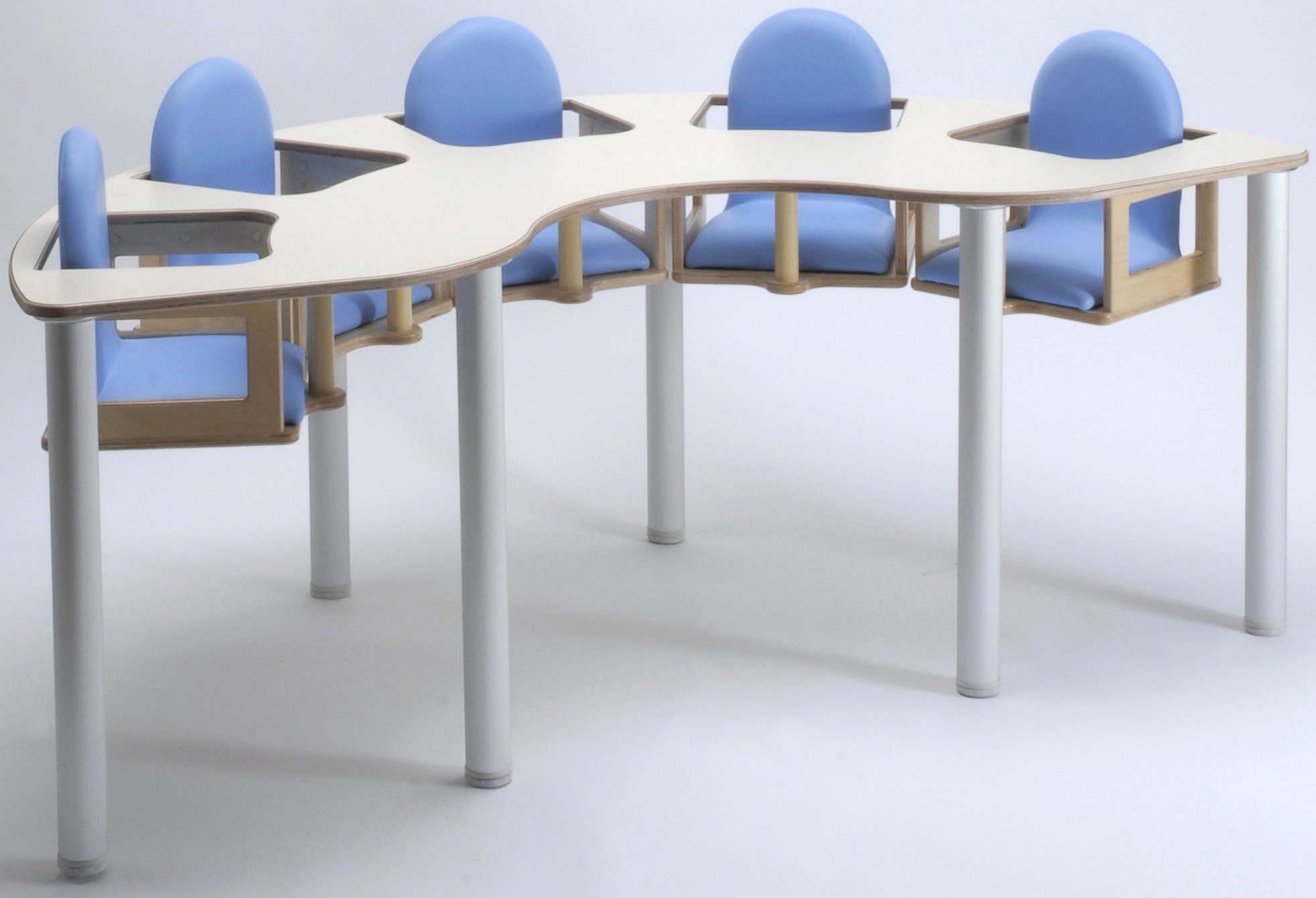 MESA PARA ALIMENTAÇÃO PARA 5 CRIANÇAS